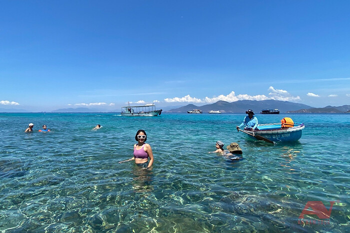 Đi tour du lịch nghỉ dưỡng Nha Trang chắc chắn không thể không đến bãi Tranh