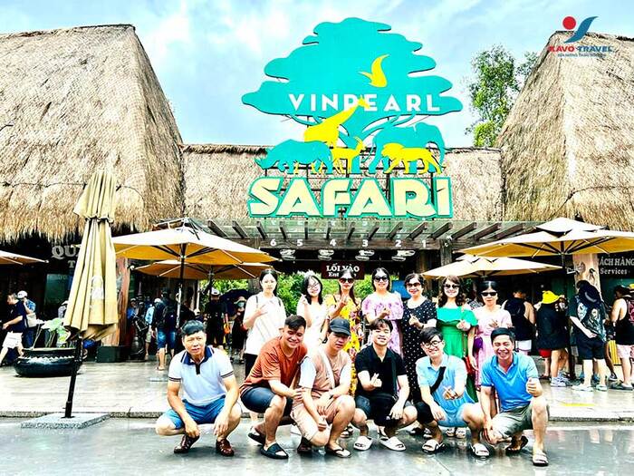 Đoàn tham quan Phú Quốc của Kavo Travel check in Vinpearl Safari